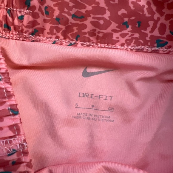 NWT Nike One DriFit Mid Rise 3" Size Small Womens Desert Coral Pink Lined Shorts - Picture 6 of 6